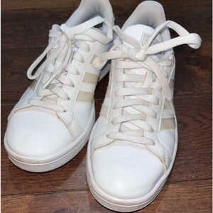 Adidas Women’s Cloudfoam Comfort Grand Court Shoes Size 5.5